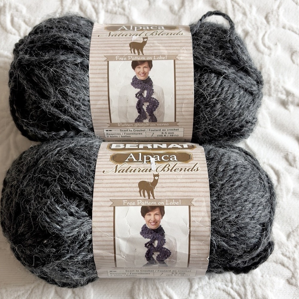 Lot Of 2 Bernat Alpaca Natural Blends Yarn Ebony Gray Bulky 5 100g Alpaca Blend